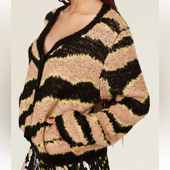 Le superbe size small electric zebra cardigan